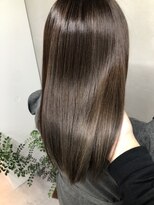 ジーナ 福岡千早(Zina)&nbsp;【Zina千早】うる艶髪/ダークグレージュ/ロブヘア/20代30代40代