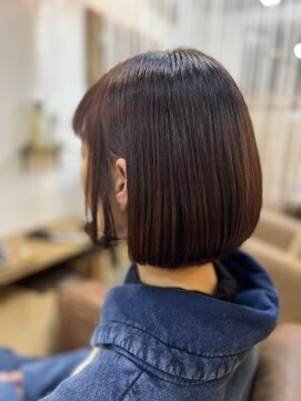 クオリア(QUALIA) 大人可愛い  内巻きツヤボブ 耳掛け  20代30代40代/柏