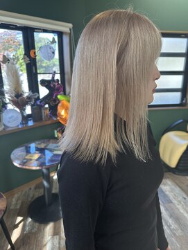 ラフメイカー(LOUGHMAKER.) ホワイトブロンド