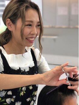 リョージ オブ ジェネレーション(Ryoji of GENERATION)の写真/セット面７面の広いサロンには女性スタッフのみが在籍◎過ごしやすいアットホームなサロンです☆