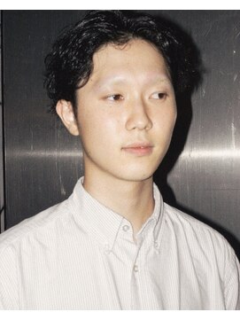 ココ 原宿(KOKO) スパイラルパーマニュアンスパーマダークアッシュ黒髪