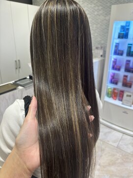 ケンジ 平塚 アネッタ(KENJE annetta) 外国人風ハイライトカラー