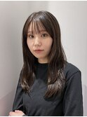 品よく揺れる暗髪ロングレイヤー