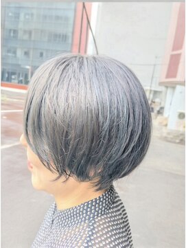 ムーア(MUA) 大人かわいいショート