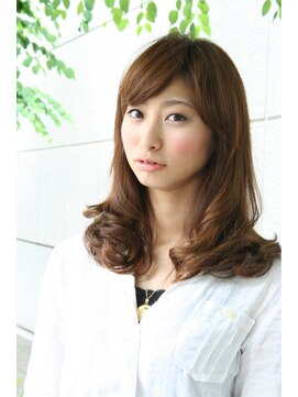 ヘア サルーン マイア 町田駅店(hair saloon maia) セミロングスタイル３　ナチュラルストカール