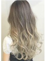 ヘアーアンドメイク アフロディーテ(APHRODITE)&nbsp;ホワイトグラデーション♪