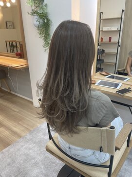 ロビー(LOBBY) 『LOBBY』三浦　透明感グラデーションカラー♪