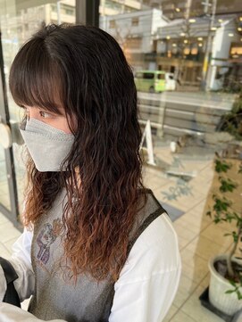 モア(Moa) ロングウェーブパーマ