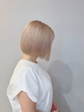 ブロッサム 保谷(Blossom) 10代20代★大人かわいいダブルカラーブリーチミルクティーカラー