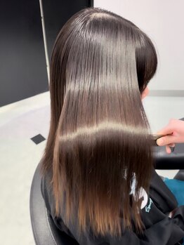 サロン ド ウィズ 西船橋店(Salon de With)の写真/自然なツヤと指通りを実現！自慢の縮毛矯正とストレート技術をご提供します♪