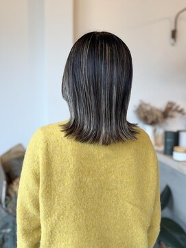 ハイライトカラー、ミディアムヘア