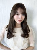 レイヤーカット顔周りミディアムレイヤーハッシュカット表参道