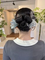 オアシス アン(oasis-un)&nbsp;ヘアセット　シニヨン×ロープ編み×カチモリ