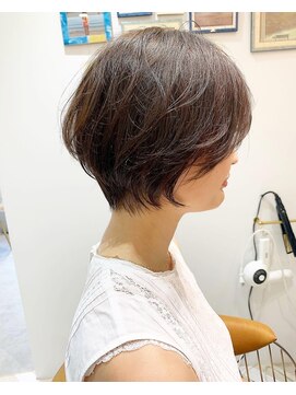 シー バイ ロンド 新宿(Sea by Lond) 大人かわいいミルクティーベージュ丸みショート