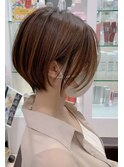 襟足コンパクトな丸みショート