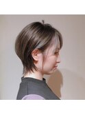 大人可愛い20代30代40代小顔ワンサイドショートボブ丸み前下がり
