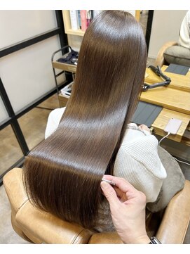 エマヘアープラス(Emma Hair plus) プレミアム『髪質改善』美髪ストレート【Emma 田中】