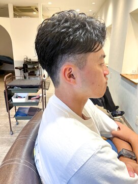 メルト 吉祥寺(melt) 【早坂駆留】アップバング束感メンズ短髪ツーブロックスタイル◎