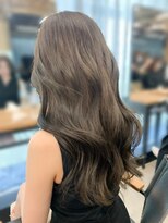 アリュウル 表参道 青山(Allure) オリーブベージュ×韓国ウェーブヘア 佐藤、