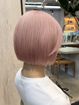 サンク 原宿 表参道(cinq) ミルクティーピンクグレージュミディアムウルフレイヤー長めボブ