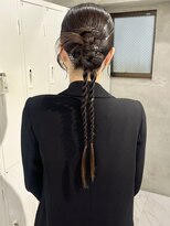 スウィープ(sweep)&nbsp;タイトアレンジ/カチモリヘア/お呼ばれヘア/ヘアセット