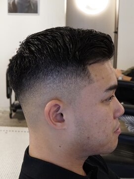 ザチョップショップ キチジョウジ(THE CHOP SHOP KICHIJOJI) サイドパートスキンフェードカットシェービング吉祥寺理容室