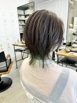 テラス トヨタ(Telasu Toyota)&nbsp;軽めウルフレイヤーカットとインナーカラーでグリーン◎