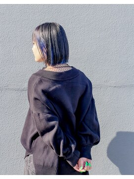 ホワイトルーム(White Room) グレージュとブルーのデザインボブ♪