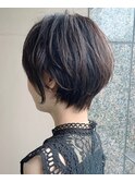大人可愛い20代30代40代小顔ワンサイドショートボブ丸み前下がり