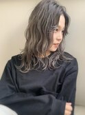 外国人風3Dバレイヤージュ×シルバーグレージュ×センターパート