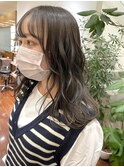 透明感オリーブベージュ
