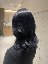 ジーナ 新宿(Zina)&nbsp;ネイビーブルー×こだわり顔回りカット【Zina　大越香苗】
