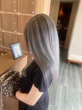 グラムアッシュ(GLAM ASH) silver balayage