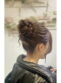 お仕事ヘアにゆるくしゃお団子