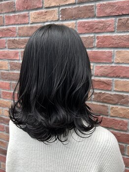 ヘアーホーム チケ(hair home tike)の写真/ダメージを抑えた施術でお洒落と綺麗を両立◎大人女性のグレイカラーをサポートいたします♪
