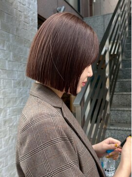 ロマリア(Lomalia) Lomalia表参道ケアカラーナチュラル切りっぱなしボブ