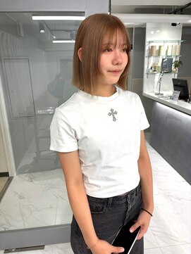 スウィープ(sweep) バッサリボブでミルクティーベージュ