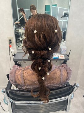 オプティマヘアー(Optima Hair) 編み込みダウンスタイル