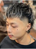 ホワイトブロンド×マレットヘアで魅せるスパイキーアフロEDGE