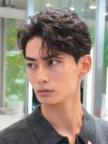 フィフス 仙台(fifth)&nbsp;仙台短めセンターパートフェザーパーマニュアンスパーマ刈り上げ