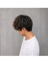 ソラヘアー(SORA hair)&nbsp;ラフに落ちる大人の縦落ちスパイラル　10代20代