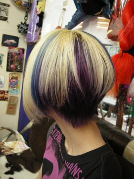 ディバイン(DIVINE) ワイドセクションのアクセントカラーボブ