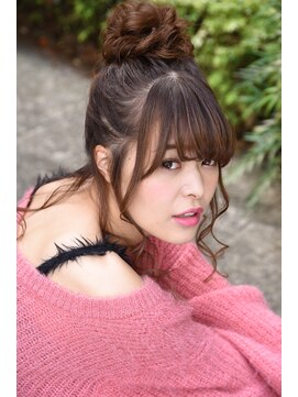 コア 新宿(CORE) お団子ヘアセット