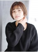 透け感バングのナチュラルショート