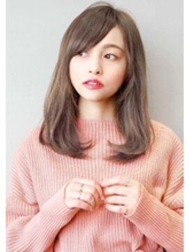 ラミ(L'ami) 『 透明感 × 柔らかベージュ 』外国人風ワンカールミディアム