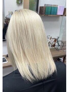 ルフレ 新宿本店2nd(Reflet) ホワイトカラー/髪質改善トリートメント/デザインカット