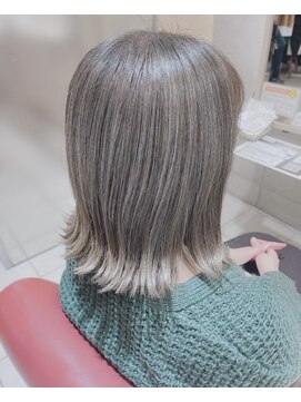 エム インターナショナル 春日部本店(EMU international) 白髪ぼかしオリーブ系カラー