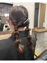 トイロ(toilo) ヘアアレンジ　ツイン編みおろし