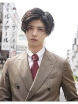 結婚式2次会カジュアルスーツヘアセンターパートツーブロック