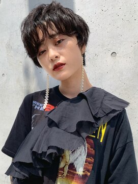 ラパンセ ブルー(LA PENSEE BLEU) 【LA PENSEE】ショートパーマ モード センターパート 黒髪